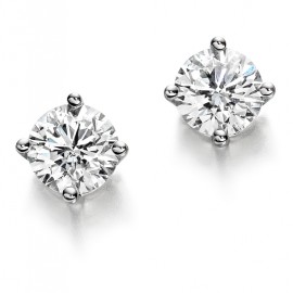 Round diamond stud earrings